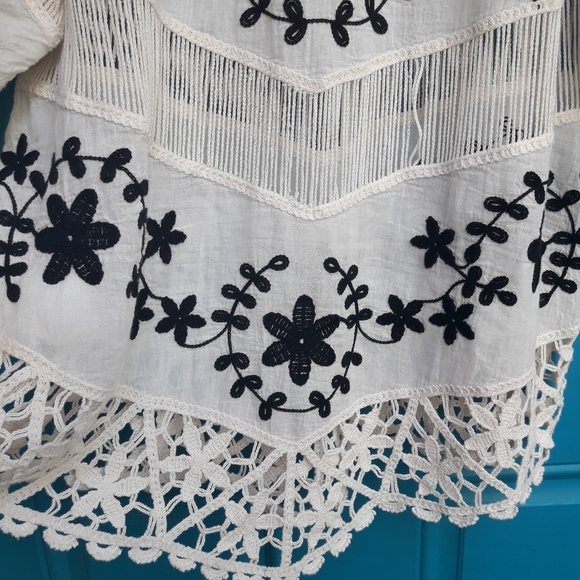 NEW Boho Top Embroidery Crochet Hippie Style Clothing Cut Embroidered Flowers ML - Picture 5 of 8